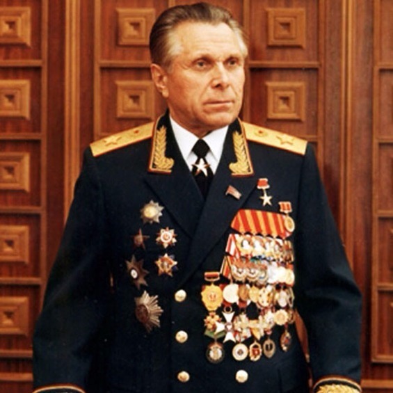 Николай Щёлоков